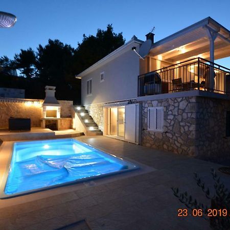 Sealodge - Luxe Villa, Private Pool, Mooring, Parking, Sea & Mountain View, At 150 M From Idyllic Private Beach Рогач Экстерьер фото