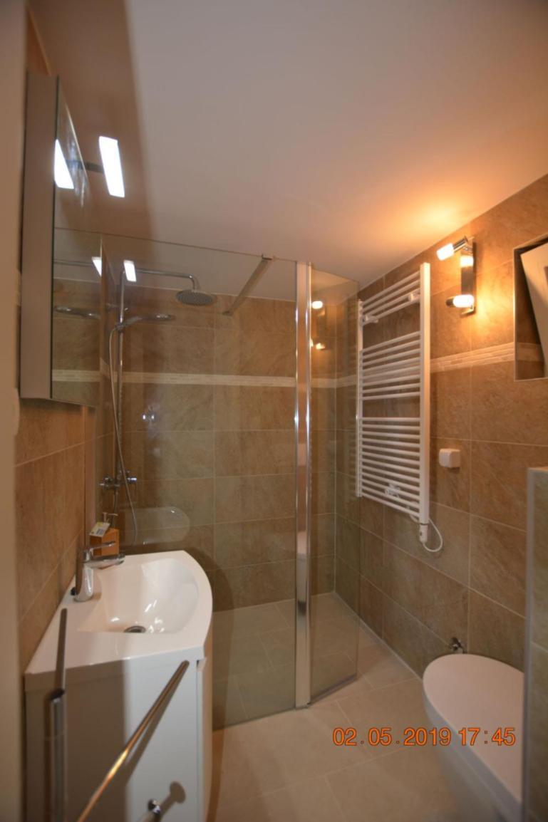 Sealodge - Luxe Villa, Private Pool, Mooring, Parking, Sea & Mountain View, At 150 M From Idyllic Private Beach Рогач Экстерьер фото