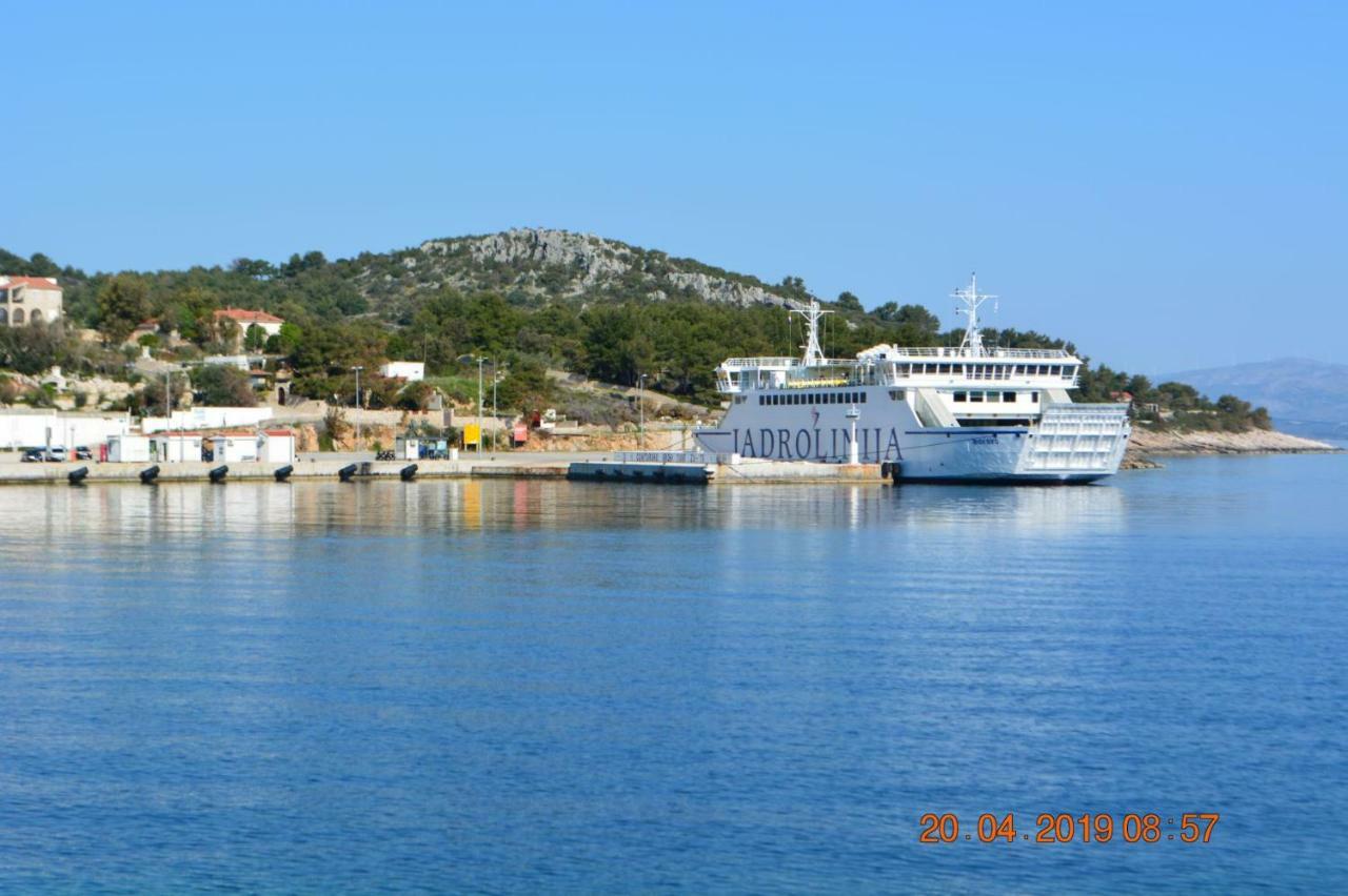 Sealodge - Luxe Villa, Private Pool, Mooring, Parking, Sea & Mountain View, At 150 M From Idyllic Private Beach Рогач Экстерьер фото