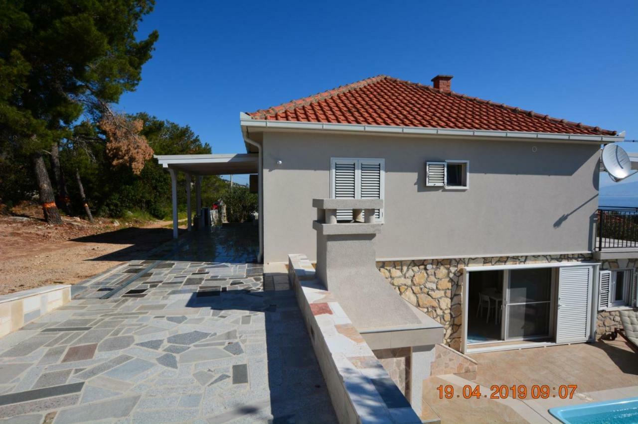 Sealodge - Luxe Villa, Private Pool, Mooring, Parking, Sea & Mountain View, At 150 M From Idyllic Private Beach Рогач Экстерьер фото