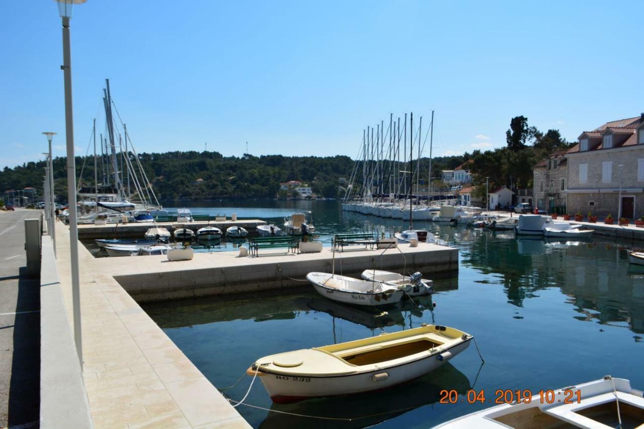 Sealodge - Luxe Villa, Private Pool, Mooring, Parking, Sea & Mountain View, At 150 M From Idyllic Private Beach Рогач Экстерьер фото