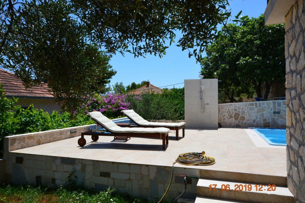 Sealodge - Luxe Villa, Private Pool, Mooring, Parking, Sea & Mountain View, At 150 M From Idyllic Private Beach Рогач Экстерьер фото